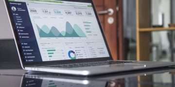 Hail a Ride Hands-Free: Apple Opens Siri to Outside Developers