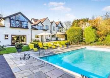 Dream home with swimming pool in tiny hamlet near Cardiff that looks like a Mediterranean villa