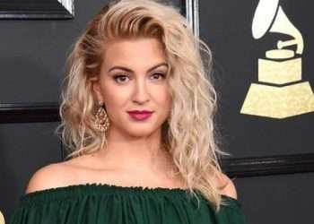 Tori Kelly Hospitalized For Blood Clot After Collapsing In Public