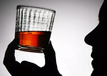 Chancellor urged to 'back Scotch whisky' and cut alcohol duty as £300m 'lost'