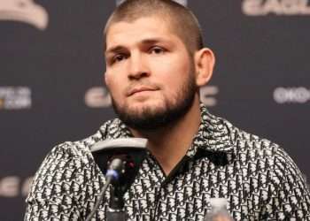 UFC legend Khabib Nurmagomedov escorted off plane by flight attendants after dispute with crew on flight from Las Vegas