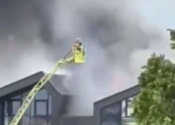 Walthamstow Fire Live: 100 Firefighters Battling Horror Blaze at Block of Flats | UK | News