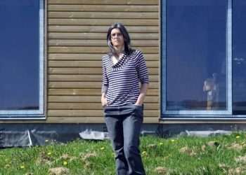 Woman 'Loses £ 200,000' after being victim of 'rogue builter's scam' | UK | News