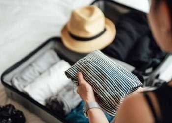 Millionaire Shares One Simple Task Everyone Should Do Before Airport Check-In | Travel News | Travel
