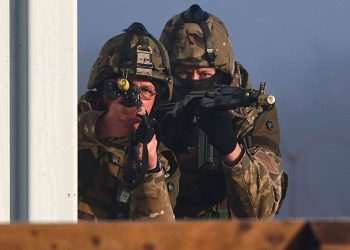 POLL: WOULD YOU Sign Up to Fight in ww3? | UK | News