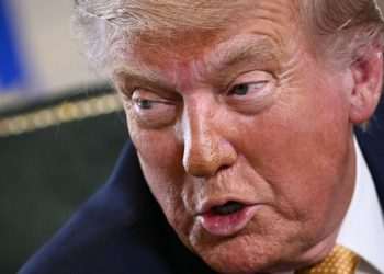 Fuming donald trump ‘not in a good mood’ as eu Chief ‘Gate-Crashes’ Golf Trip | World | News