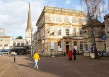 Horror in Beautiful Uk Town Plagged by Drugs Where Girl Gangs Brawl In Streets | UK | News