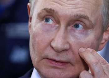 Russia Economy on ‘Brink of Recession’ as putin ‘pretenses everyhything is found’ | World | News