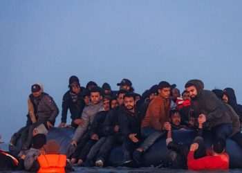 Third migrant deposed to france as Labour faces fury as '1000' cross | Politics | News