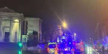 Stockport train station LIVE: Police and bomb squads race to scene sparking travel chaos | UK | News