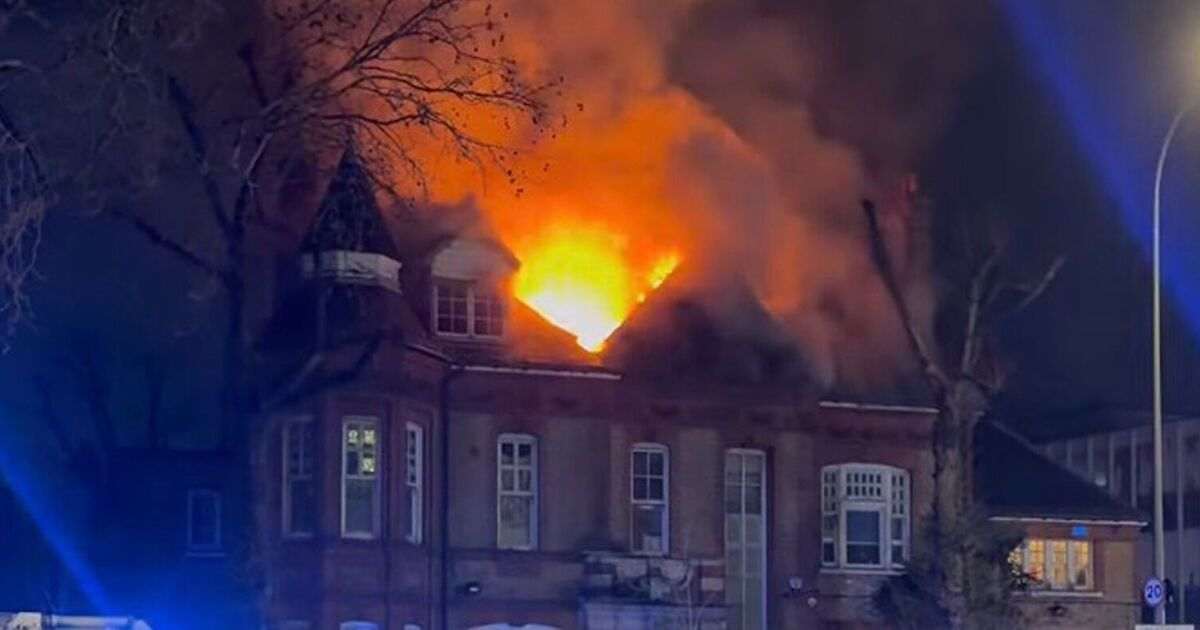 Lewisham fire LIVE: Huge plume of smoke billows into sky as residents ...
